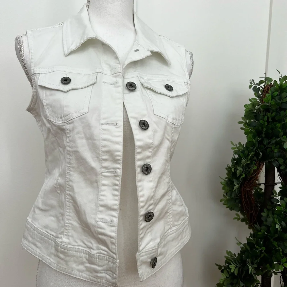 White denim sleeveless vest SMALL - Picture 2 of 10
